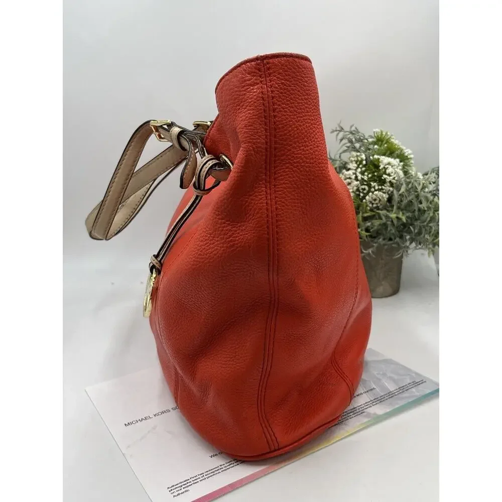 Michael Kors Authenticated 38F2CTTT/L Jet Set Bright Red Pebbled Leather Lg Tote